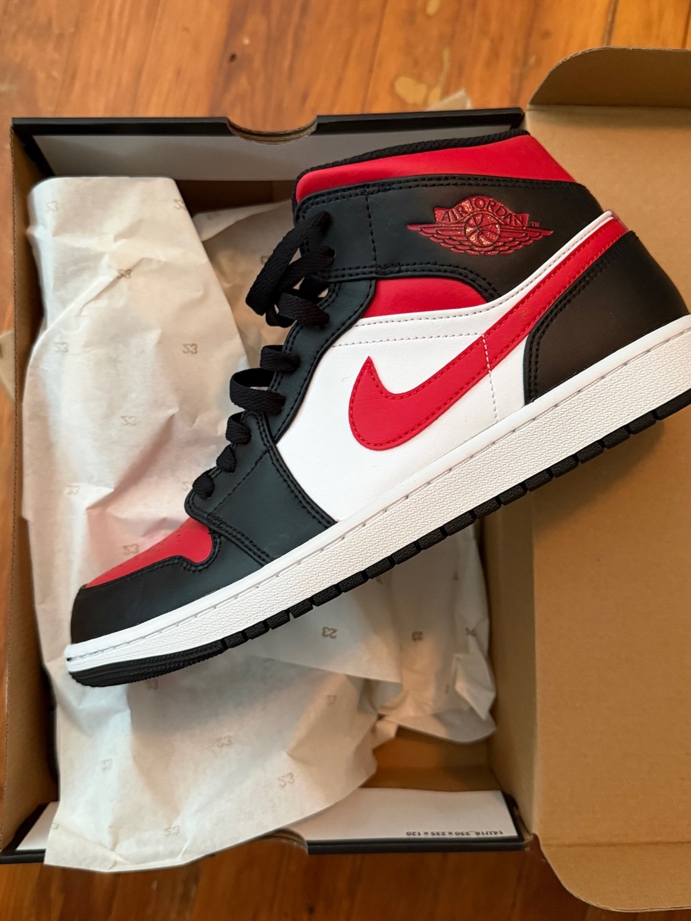 Jordan Air Jordan 1 Mid Black Red White Box Label